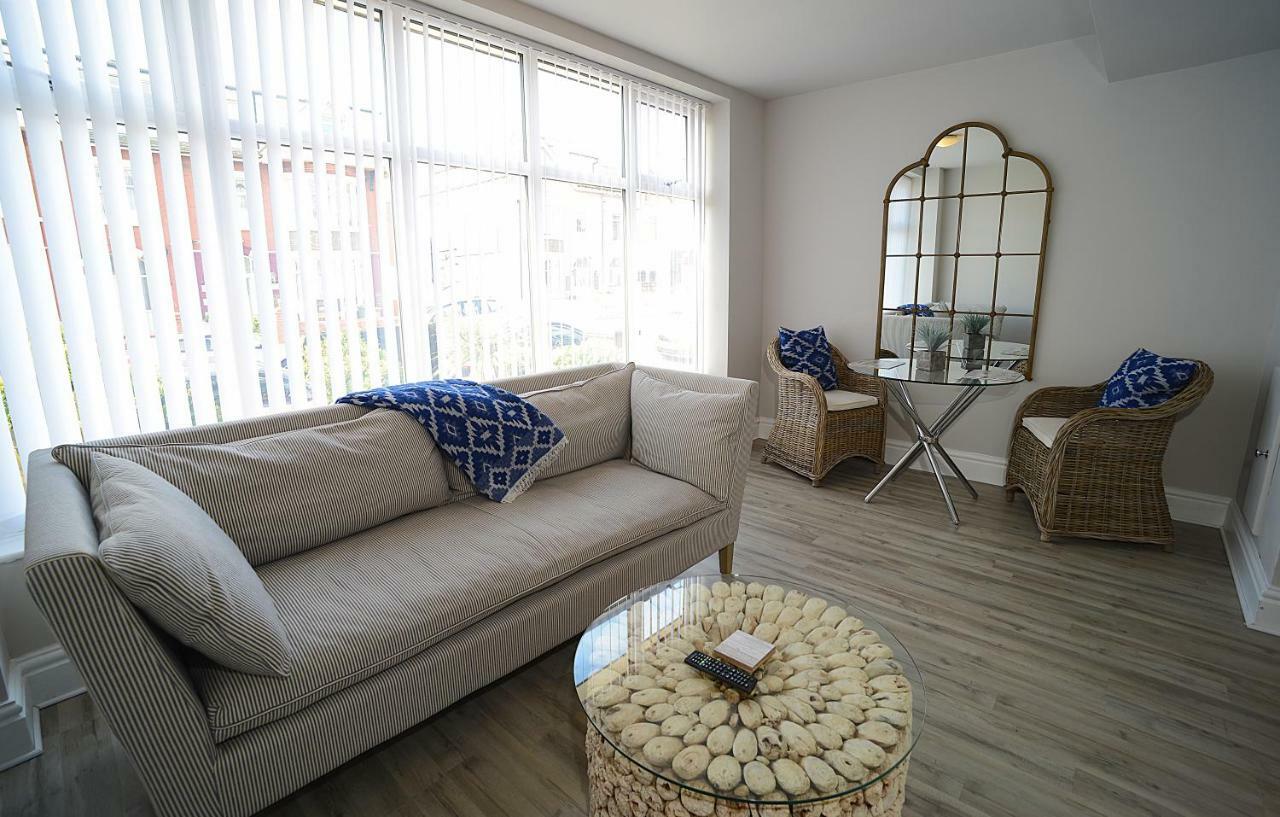 Twelve Apartments Blackpool Eksteriør billede