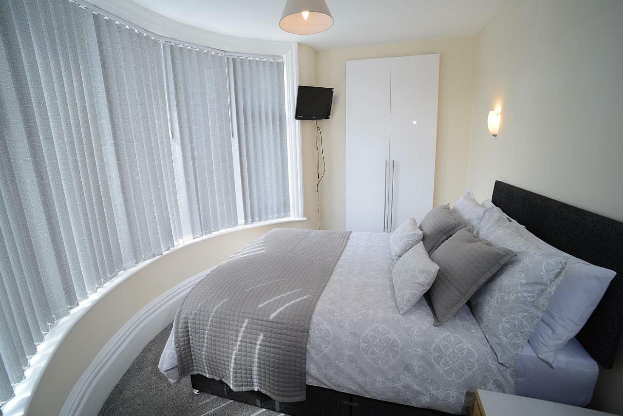 Twelve Apartments Blackpool Eksteriør billede