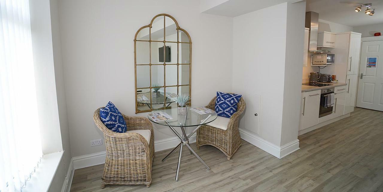 Twelve Apartments Blackpool Eksteriør billede
